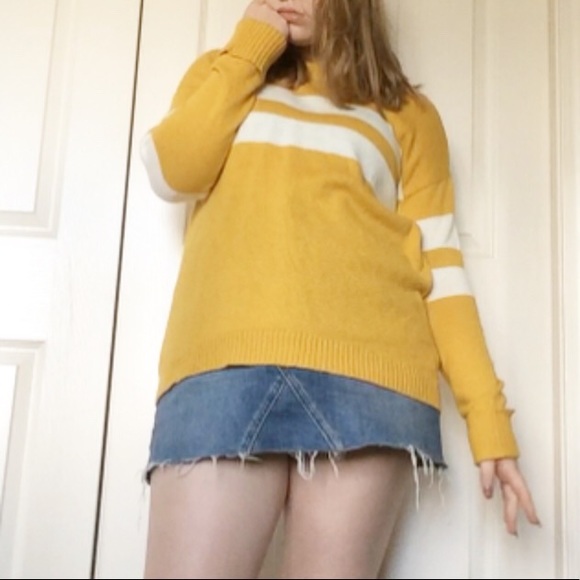 American Eagle, Yellow 2 stripe sweater - Picture 2 of 5